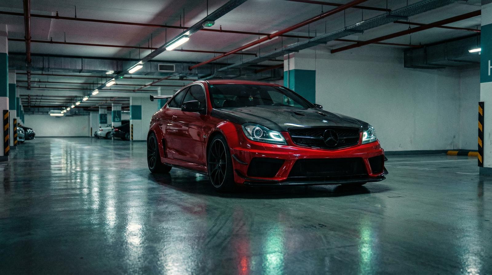 天美改装视频 - AMG C63宽体改装视频演示